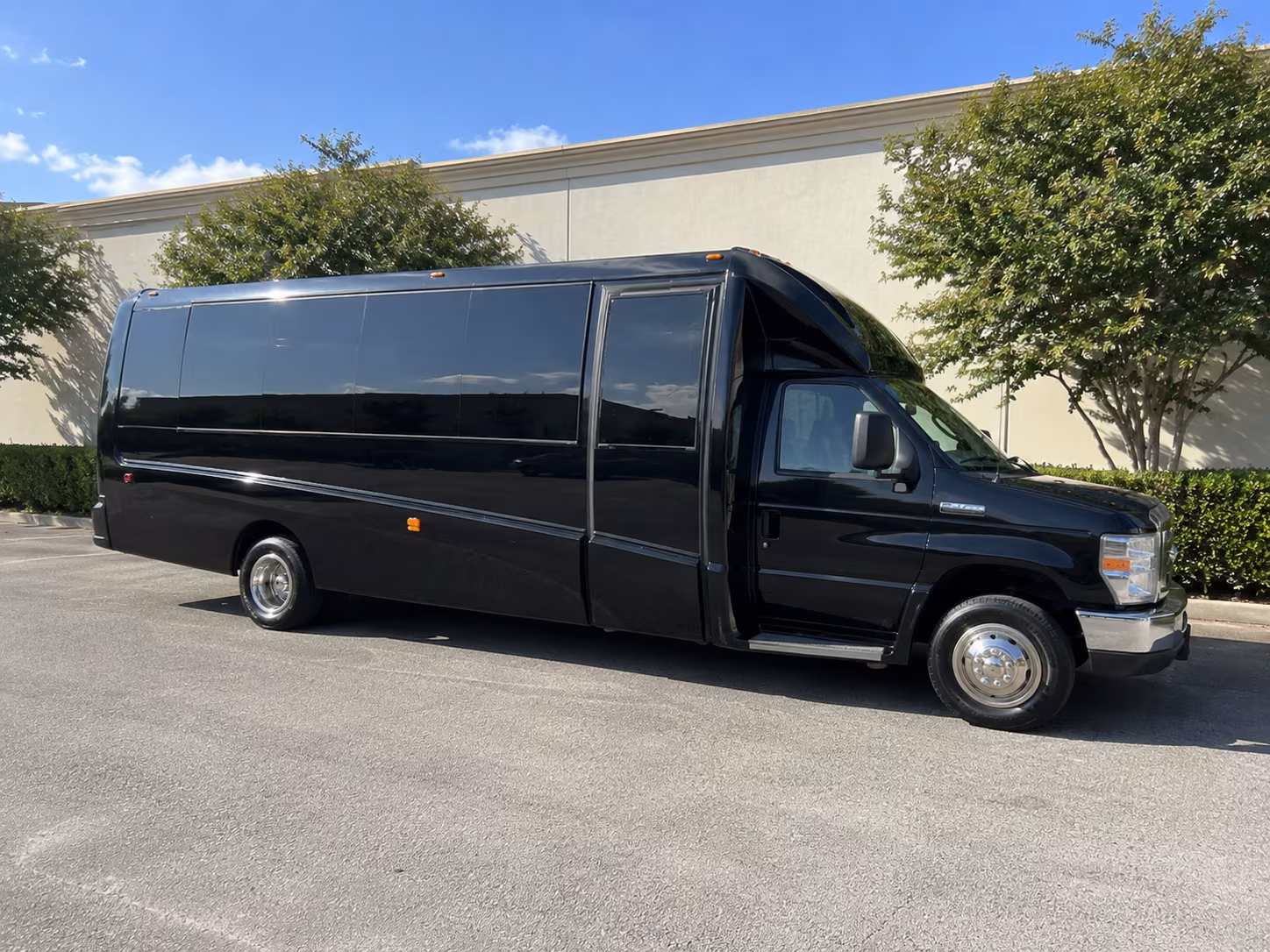Lawrence Birthday, Sweet 16, & Quinceañera Party Bus Rentals