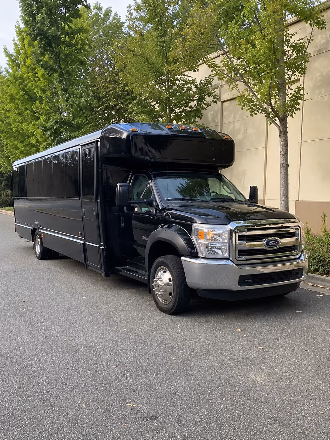 Topeka Birthday, Sweet 16, & Quinceañera Transportation party bus exterior